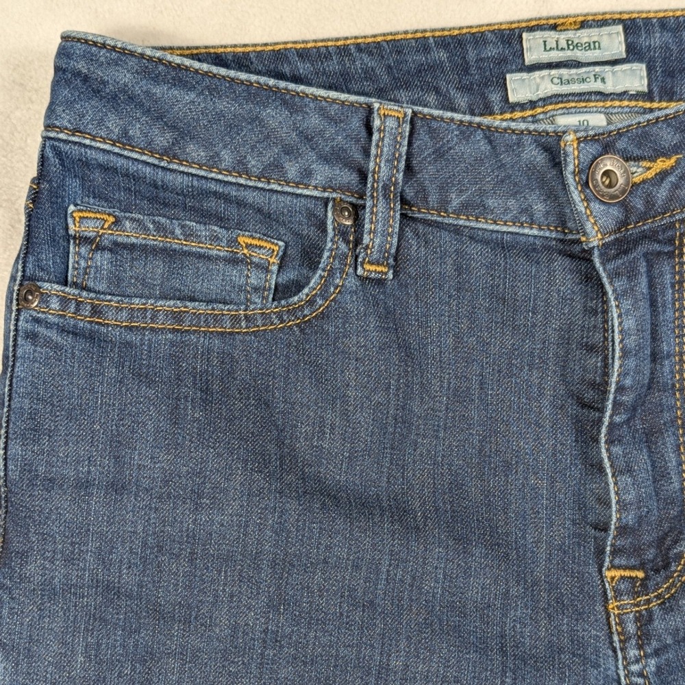LL‎ Bean Classic Fit Bootcut Jeans Womens 10 Pet Medium Wash Denim 505562
